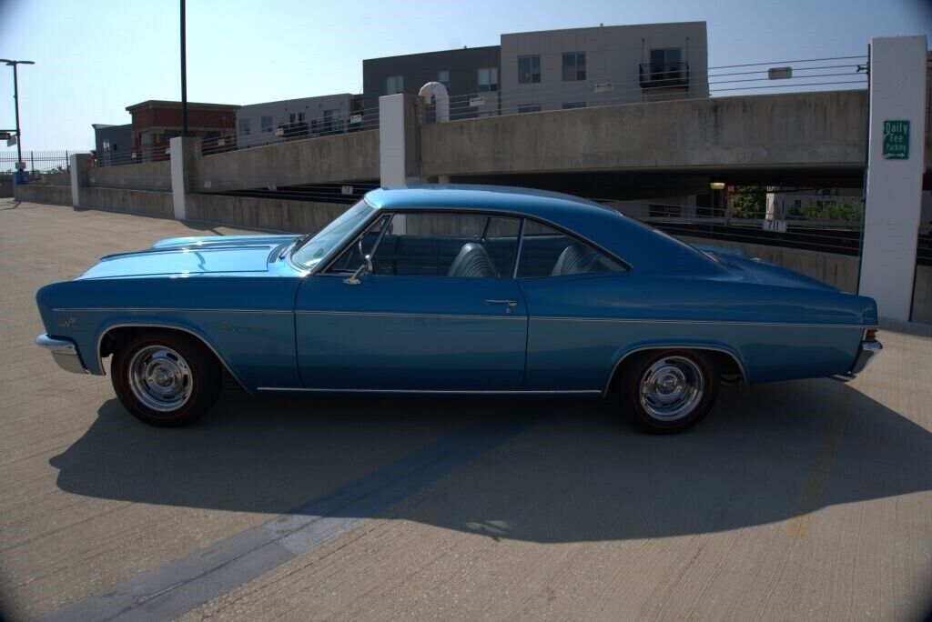 Chevrolet-Impala-Coupe-1966-2