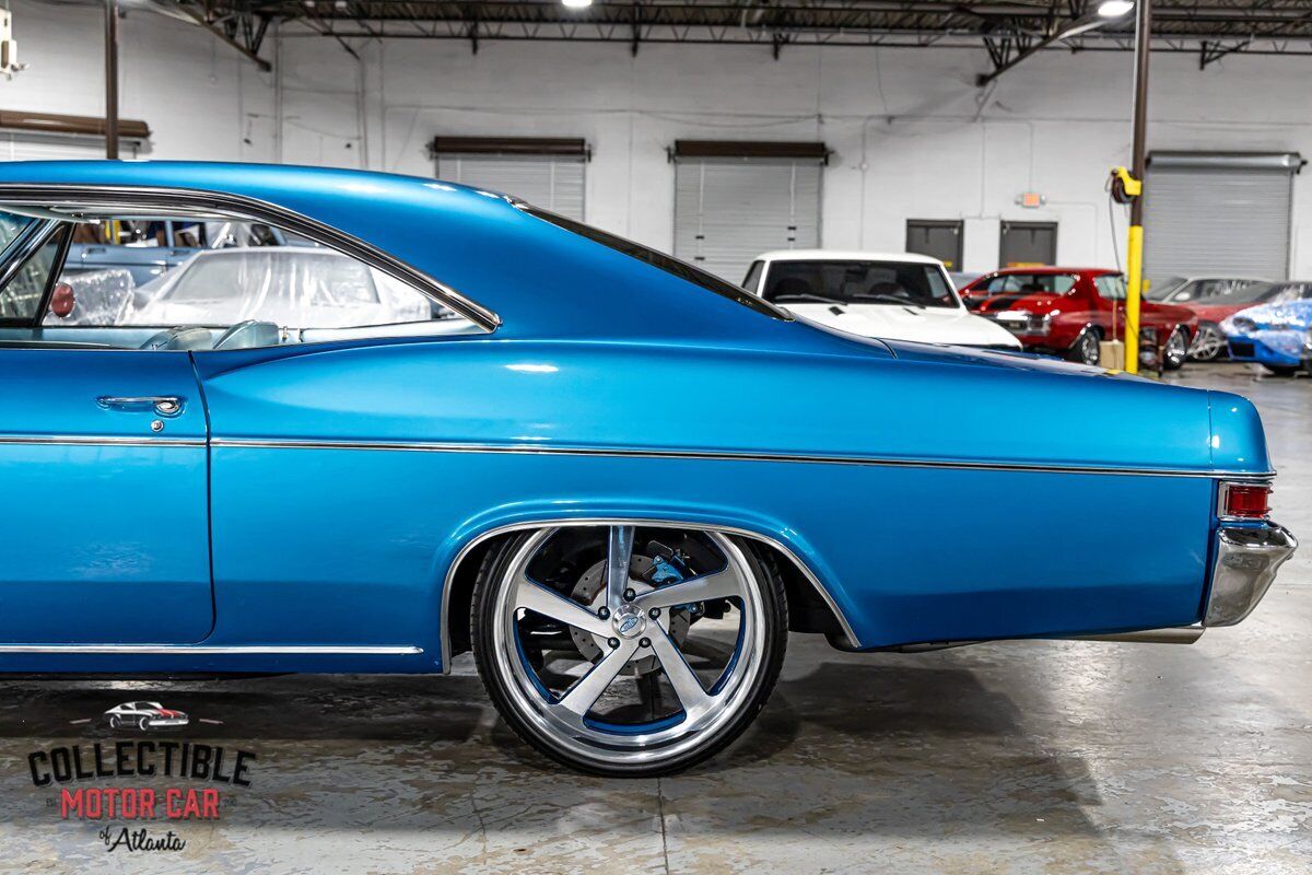 Chevrolet-Impala-Coupe-1966-24