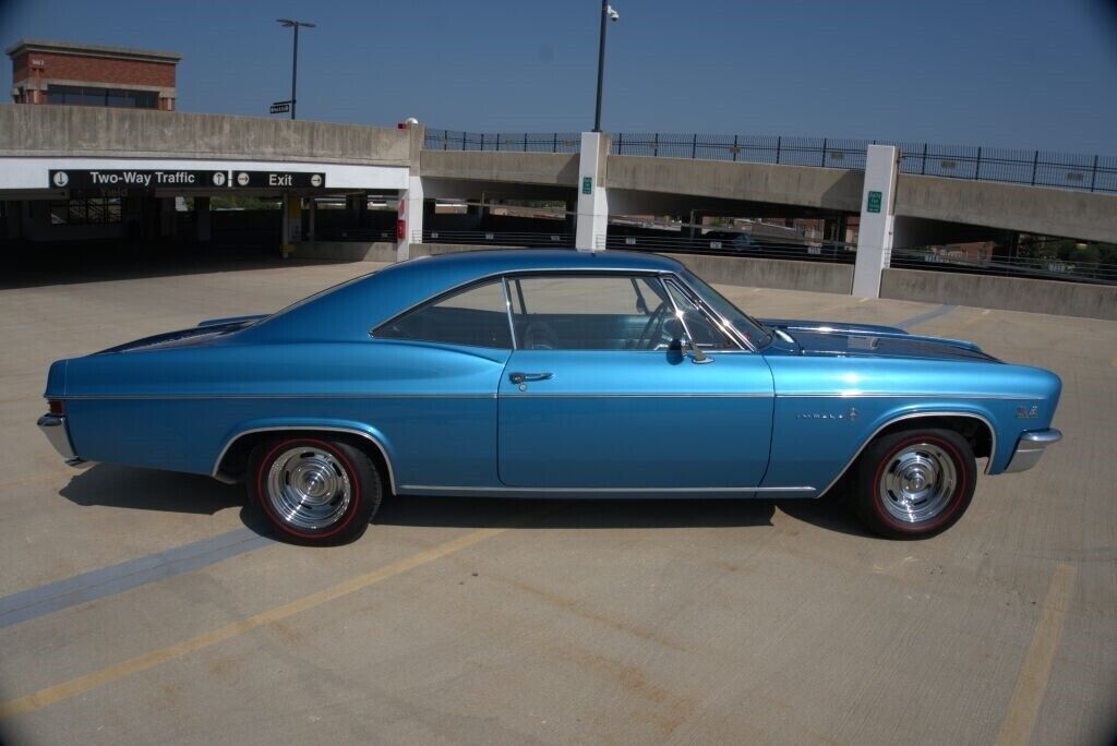 Chevrolet-Impala-Coupe-1966-6