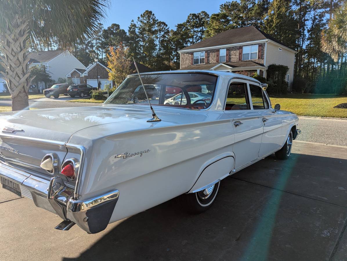 Chevrolet-Impala-biscayne-1962-4