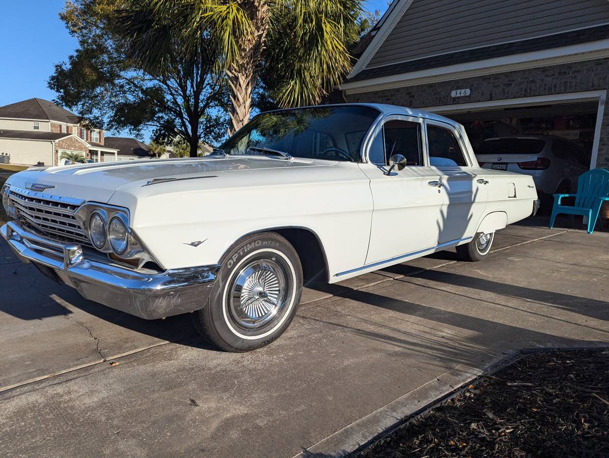 Chevrolet-Impala-biscayne-1962