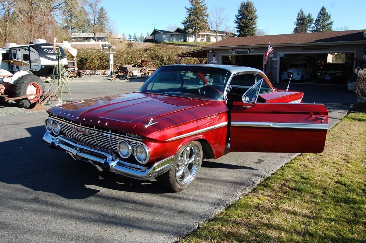 Chevrolet-Impala-bubbletop-1961-2