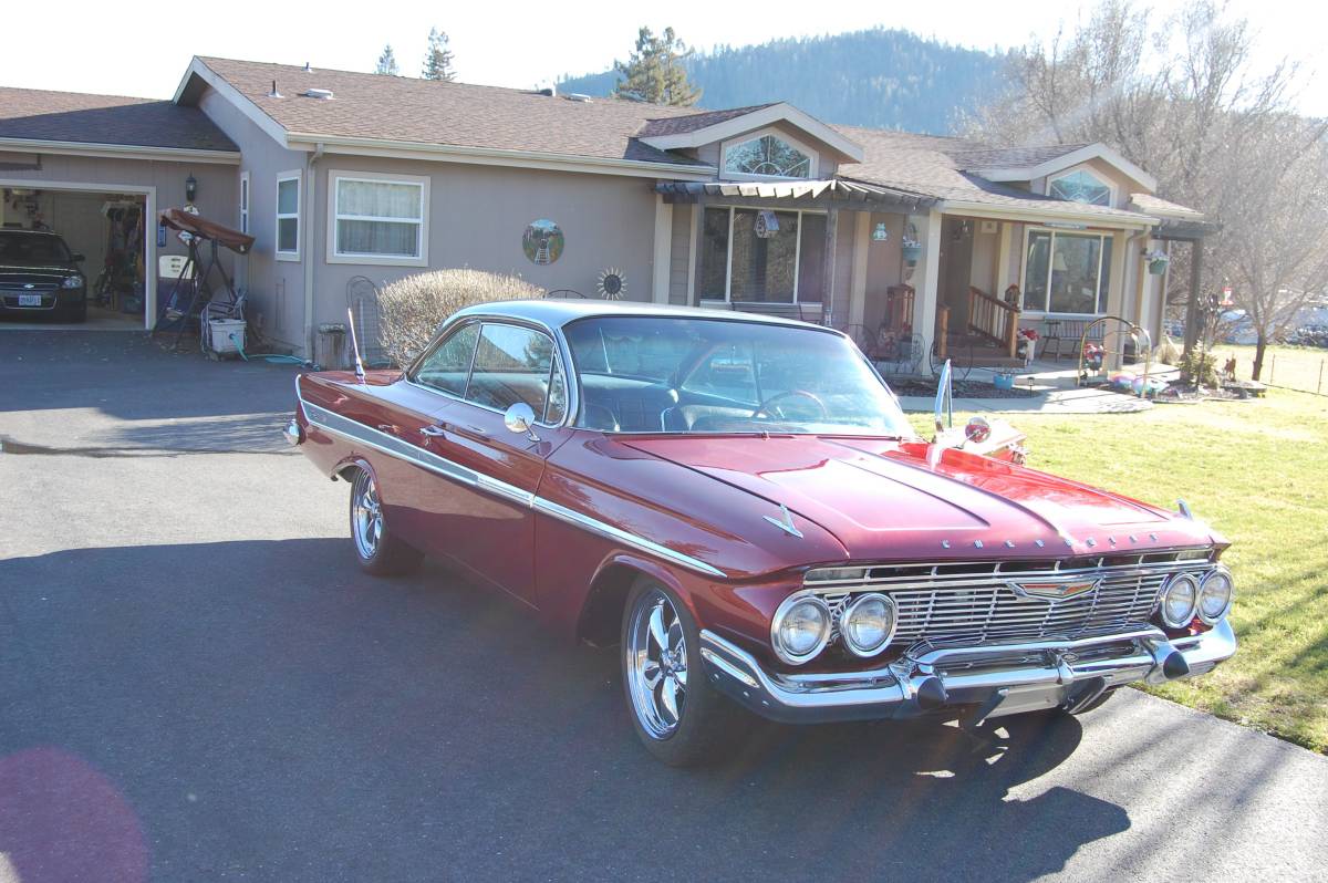 Chevrolet-Impala-bubbletop-1961