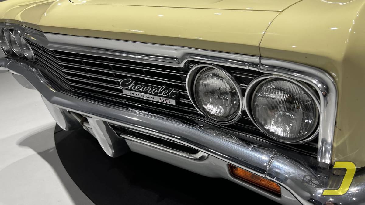 Chevrolet-Impala-ss-1966-2