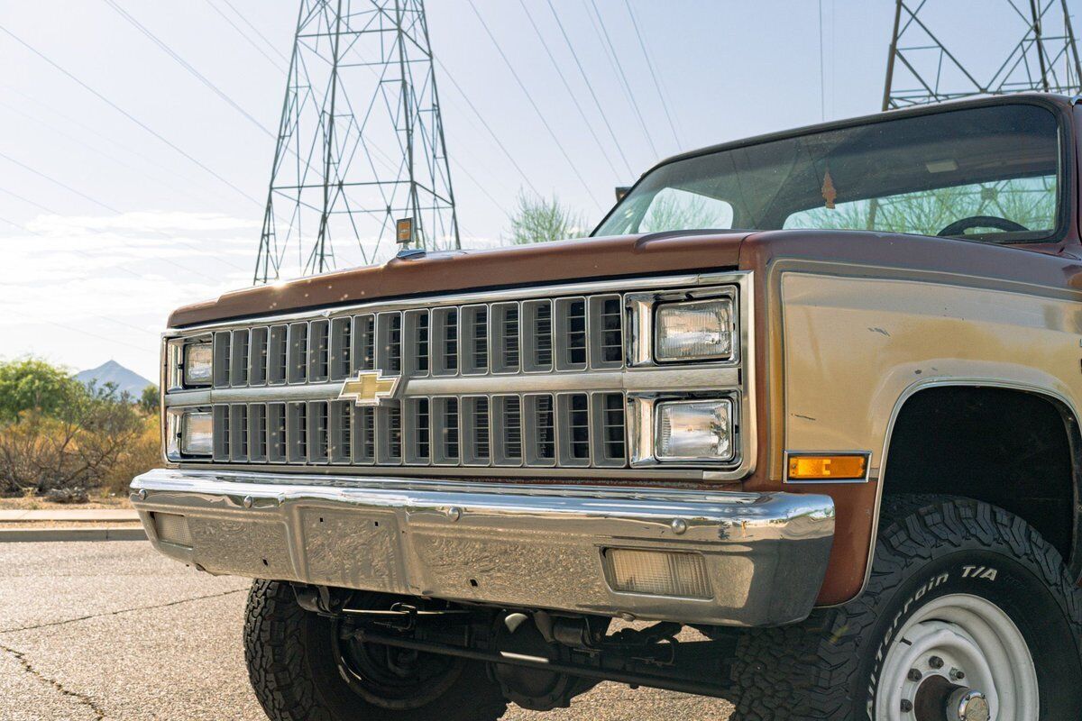 Chevrolet-K-20-1982-1