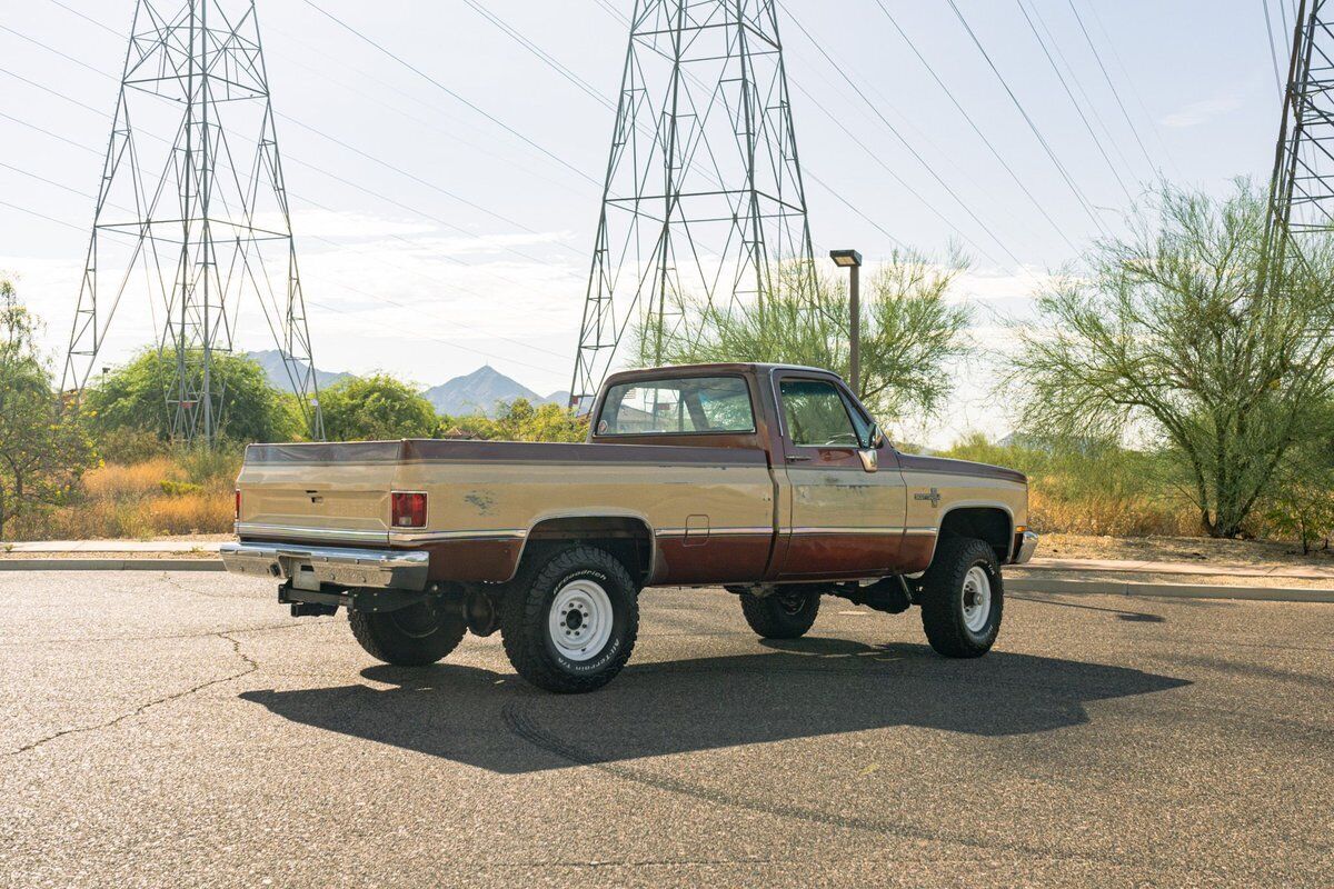 Chevrolet-K-20-1982-12