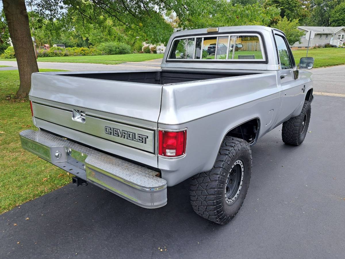 Chevrolet-K10-1986-3