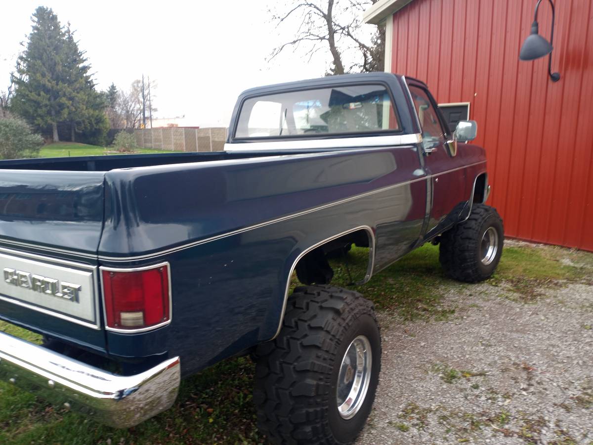 Chevrolet-K10-4x4-1985-9