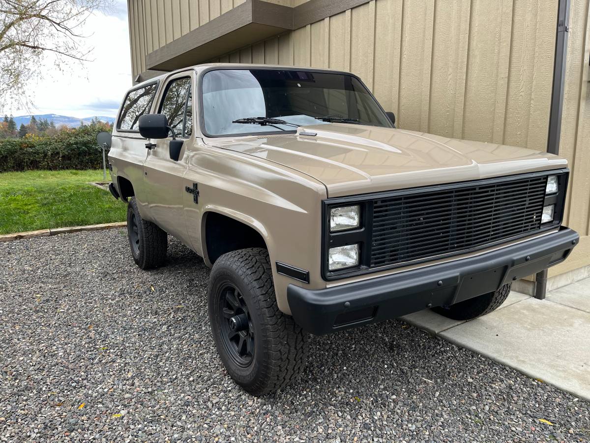 Chevrolet-K5-blazer-1987