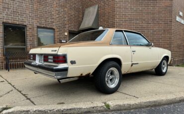 Chevrolet-Malibu-Coupe-1980-8