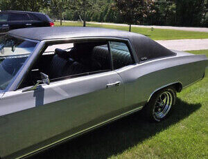 Chevrolet-Monte-Carlo-1971-9