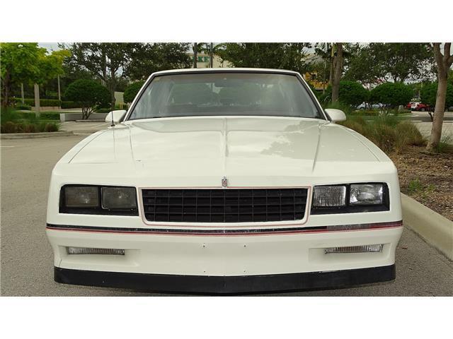 Chevrolet-Monte-Carlo-1986-10