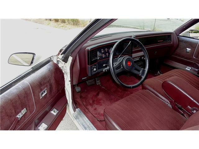 Chevrolet-Monte-Carlo-1986-12