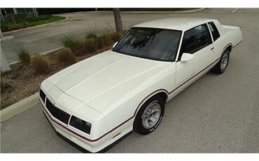 Chevrolet-Monte-Carlo-1986-4