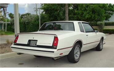 Chevrolet-Monte-Carlo-1986-5