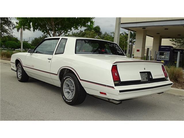 Chevrolet-Monte-Carlo-1986-6