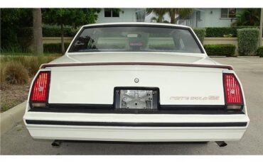 Chevrolet-Monte-Carlo-1986-9