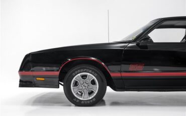 Chevrolet-Monte-Carlo-1987-12