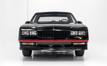 Chevrolet-Monte-Carlo-1987-2