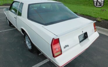 Chevrolet-Monte-Carlo-1987-8