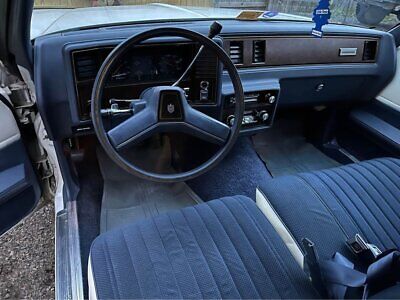 Chevrolet-Monte-Carlo-Coupe-1983-12