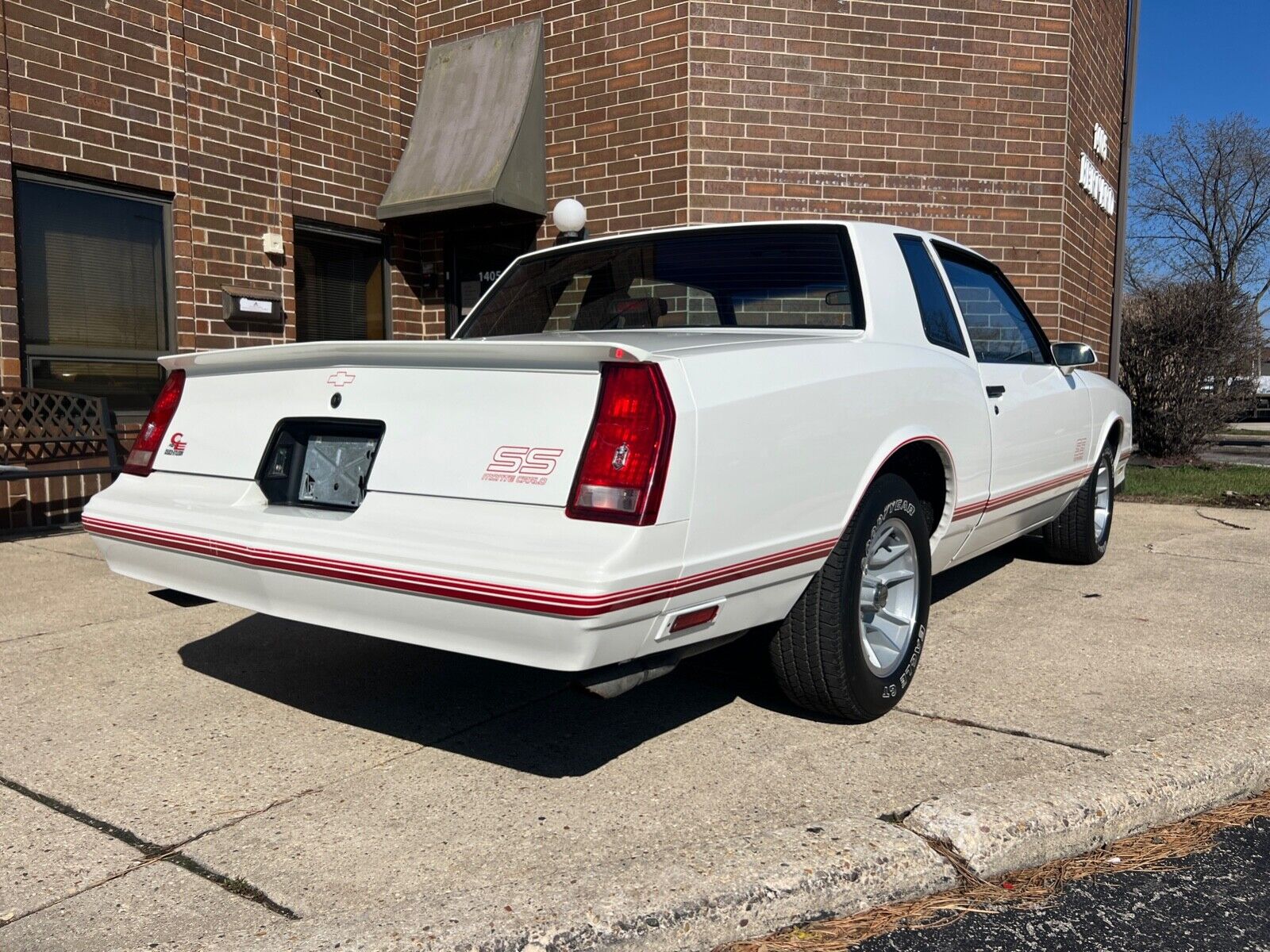 Chevrolet-Monte-Carlo-Coupe-1987-7