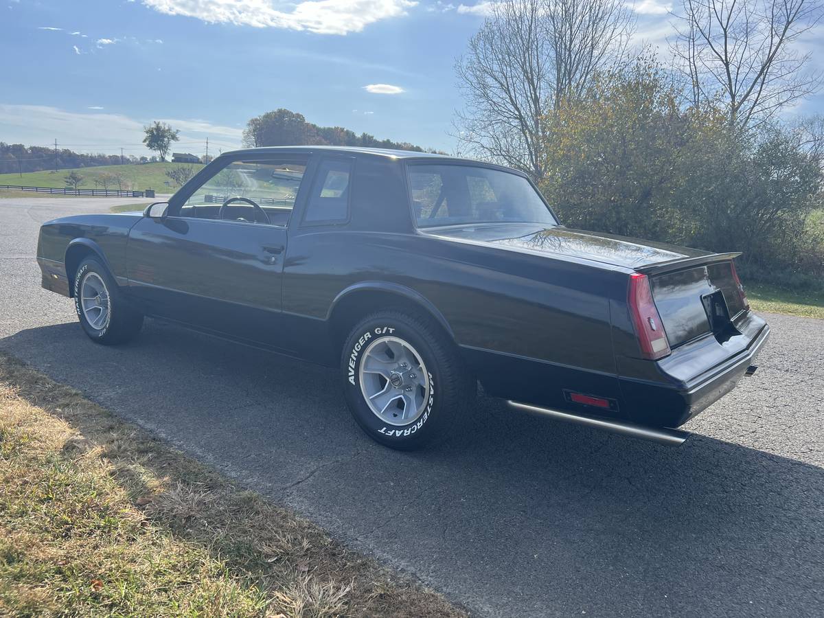 Chevrolet-Monte-carlo-1988-2