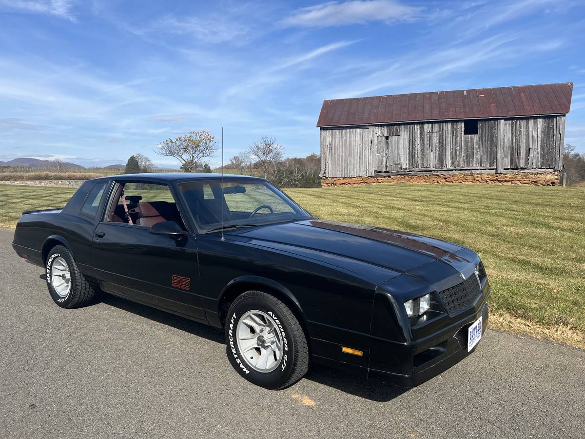 Chevrolet-Monte-carlo-1988-6