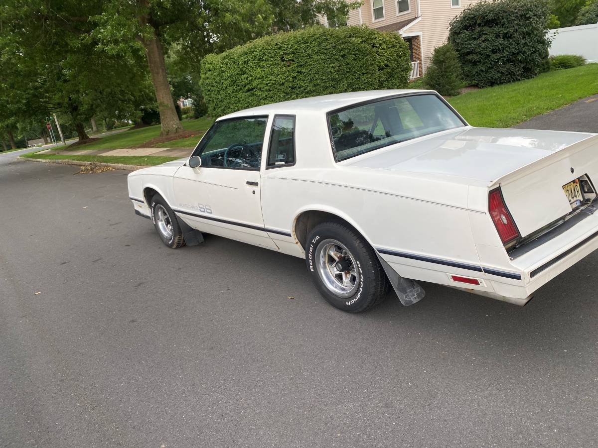 Chevrolet-Monte-carlo-ss-1984-1