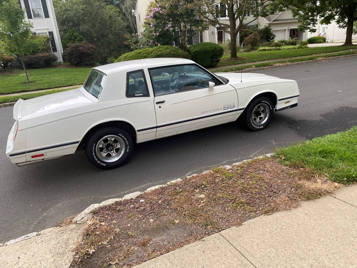 Chevrolet-Monte-carlo-ss-1984-6