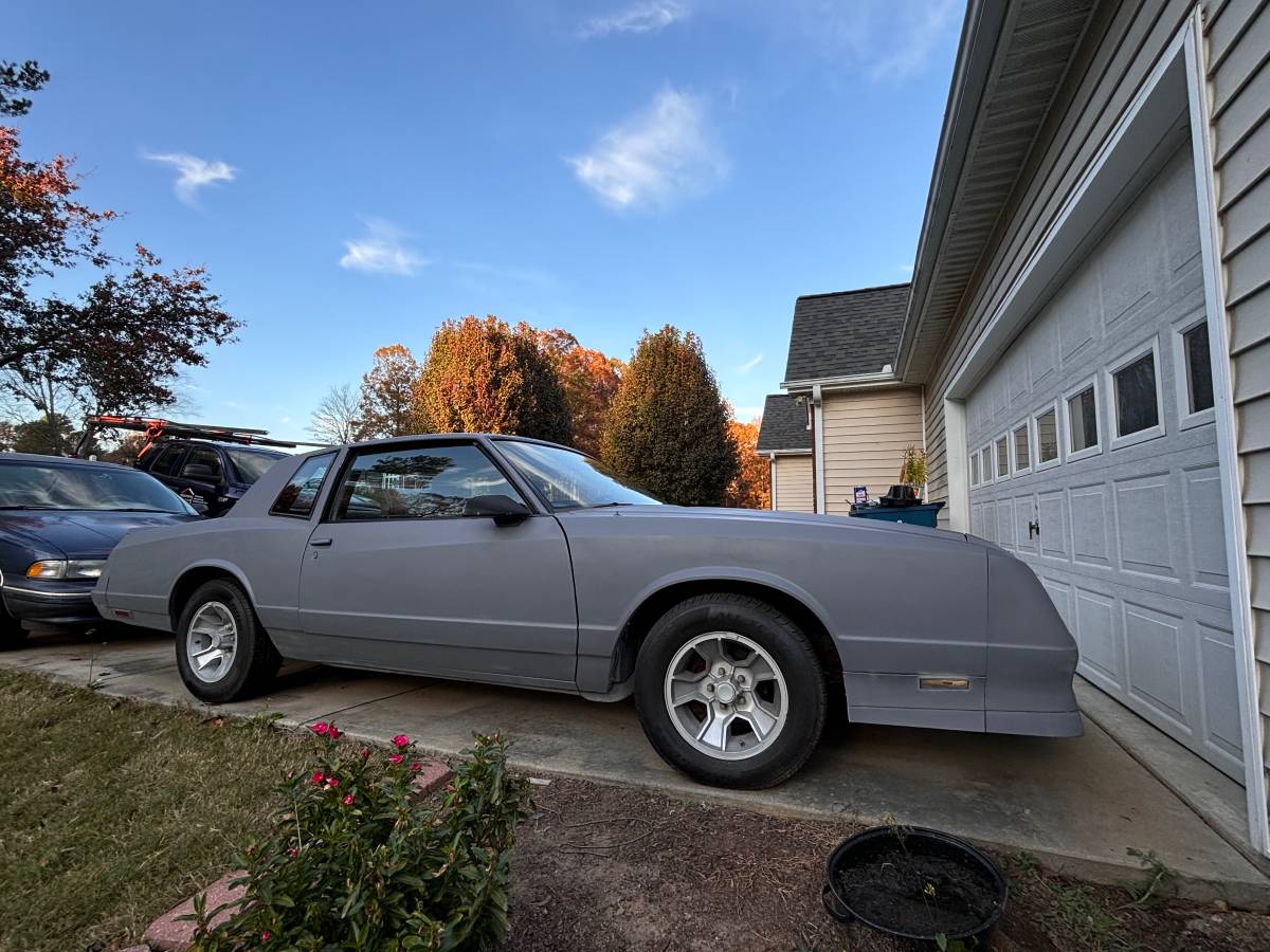 Chevrolet-Monte-carlo-ss-1986-4