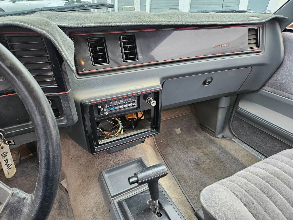 Chevrolet-Monte-carlo-ss-1986-9