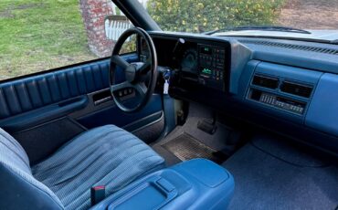 Chevrolet-Other-Pickups-1990-12