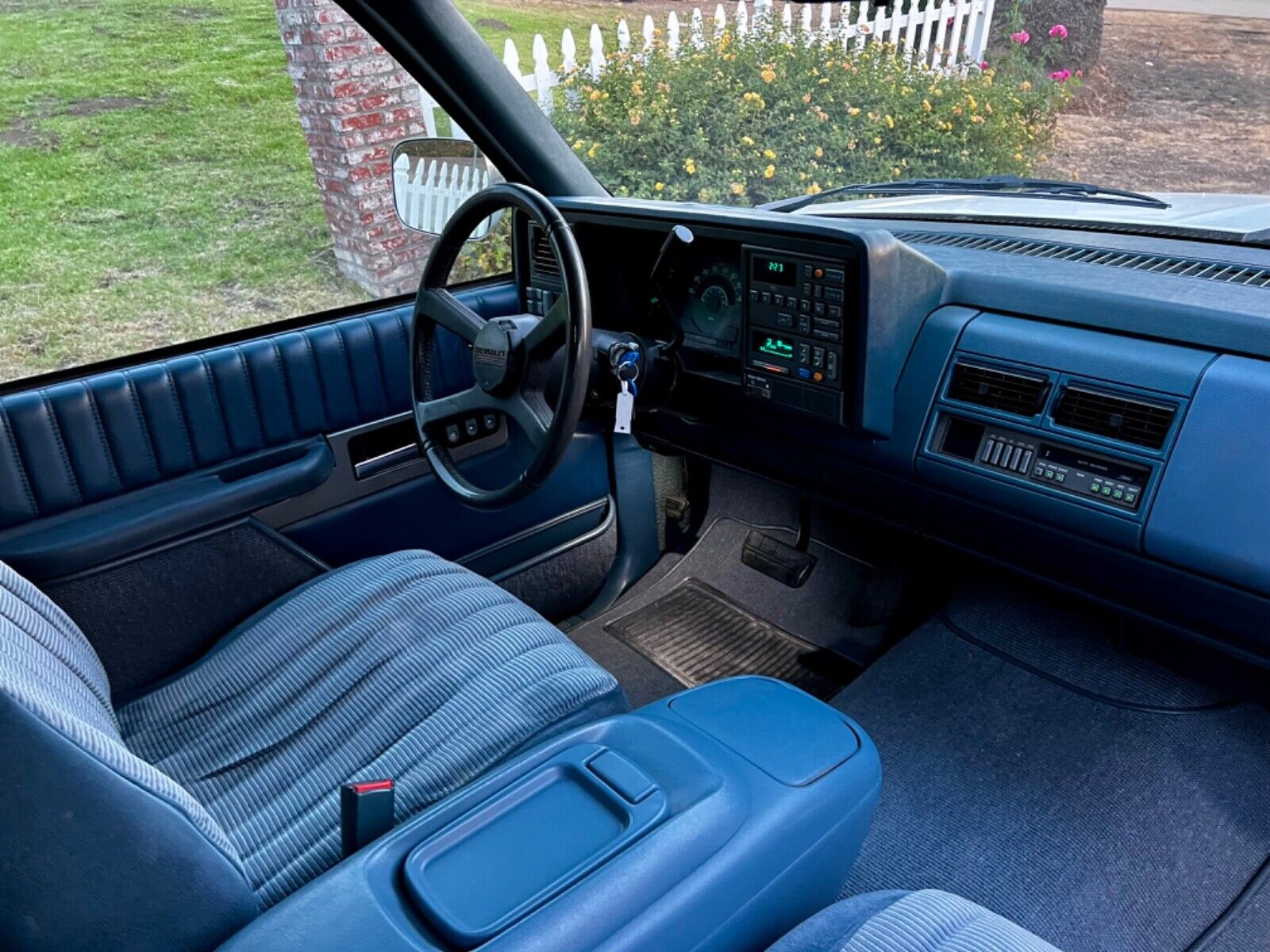 Chevrolet-Other-Pickups-1990-12