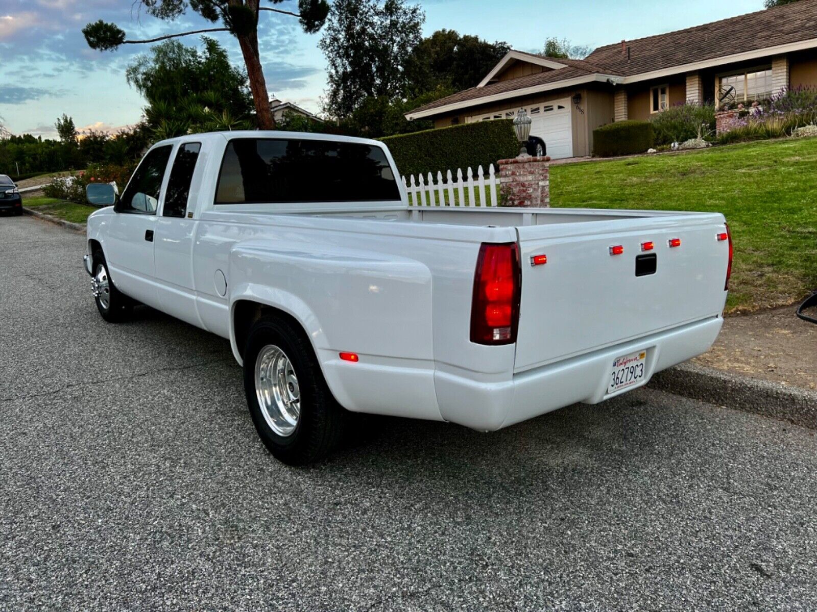 Chevrolet-Other-Pickups-1990-2