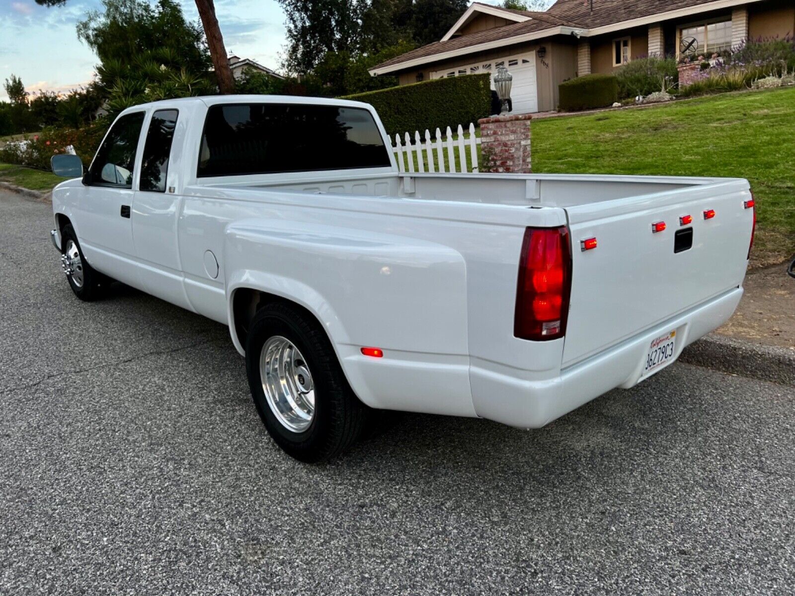 Chevrolet-Other-Pickups-1990-3