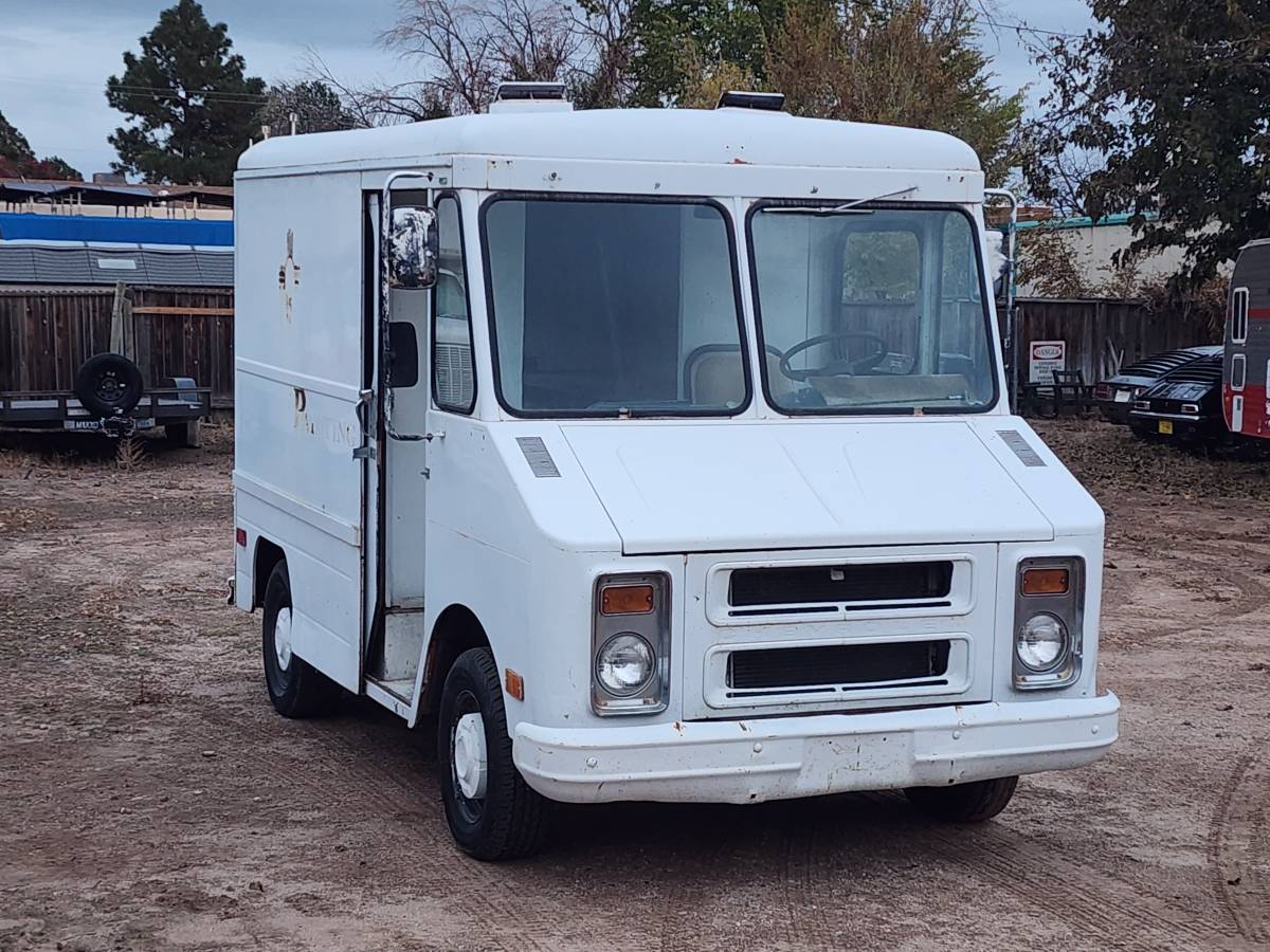 Chevrolet-P10-stepvan-1977-7