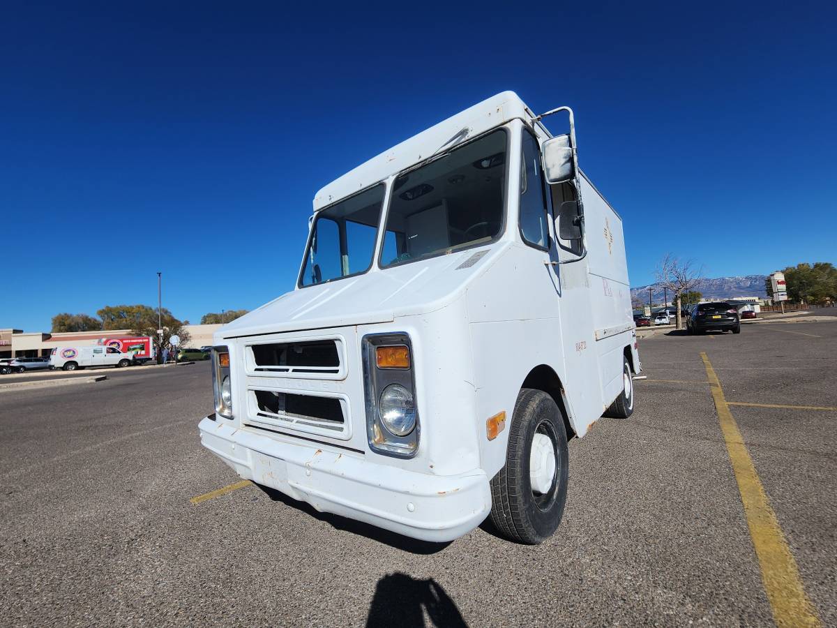 Chevrolet-P10-stepvan-1977