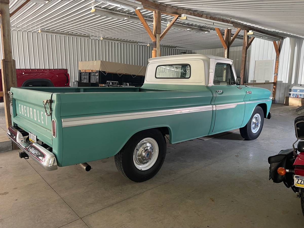 Chevrolet-Pickup-truck-1965