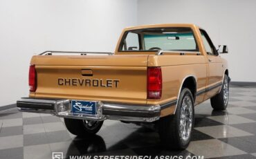 Chevrolet-S-10-Pickup-1984-11