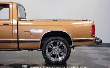 Chevrolet-S-10-Pickup-1984-24