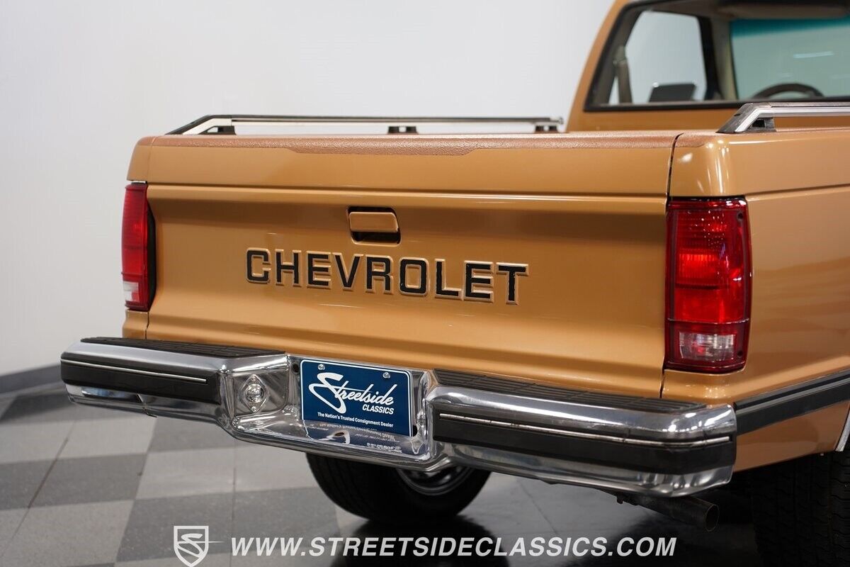 Chevrolet-S-10-Pickup-1984-26