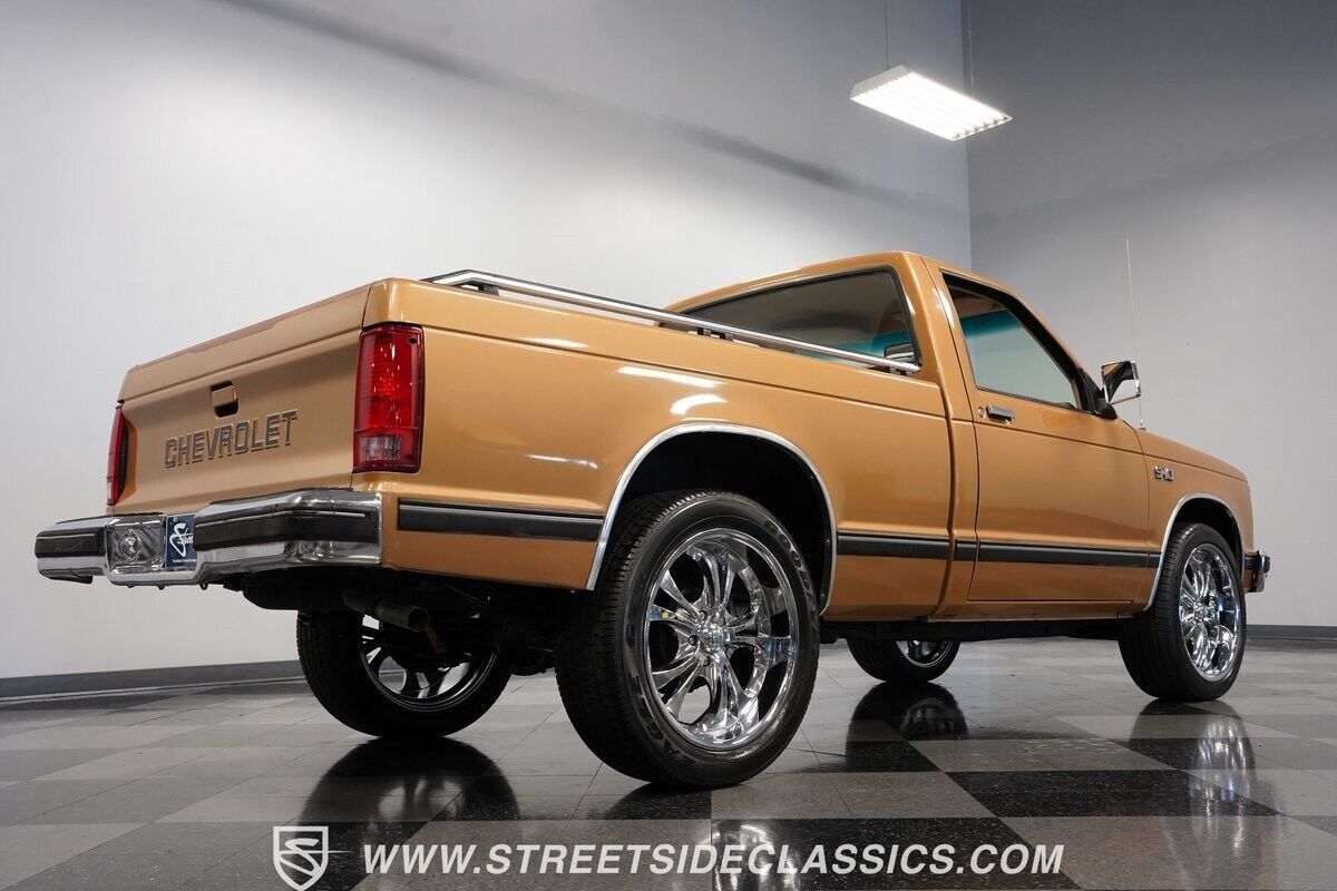 Chevrolet-S-10-Pickup-1984-27