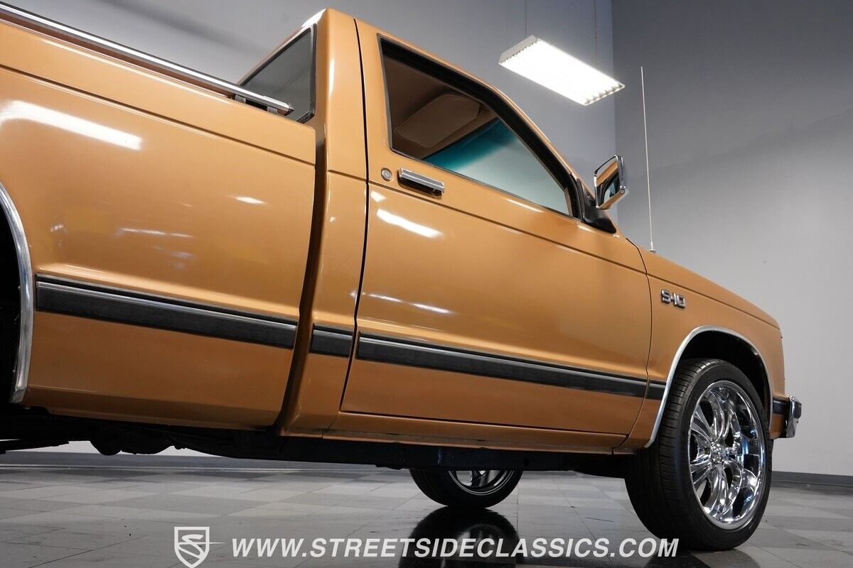 Chevrolet-S-10-Pickup-1984-28