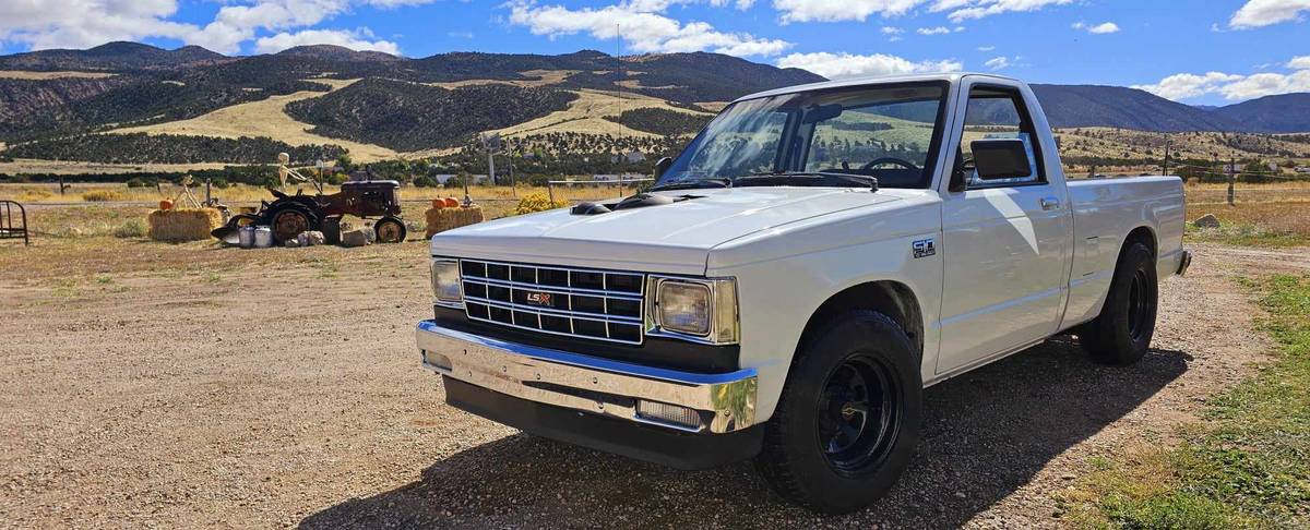 Chevrolet-S10-pickup-1988