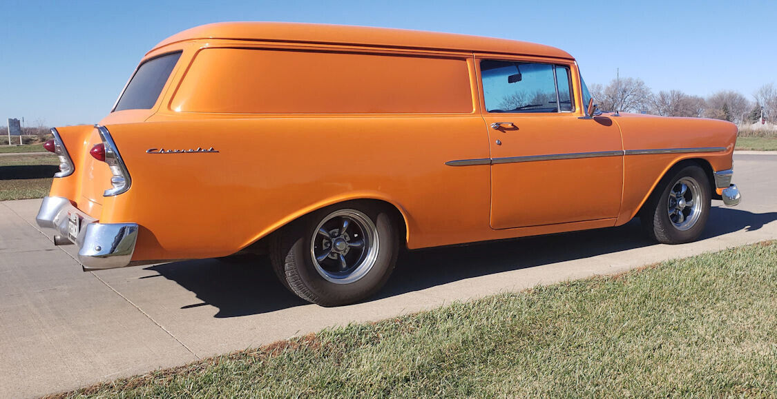 Chevrolet-Sedan-Delivery-Break-1956-1