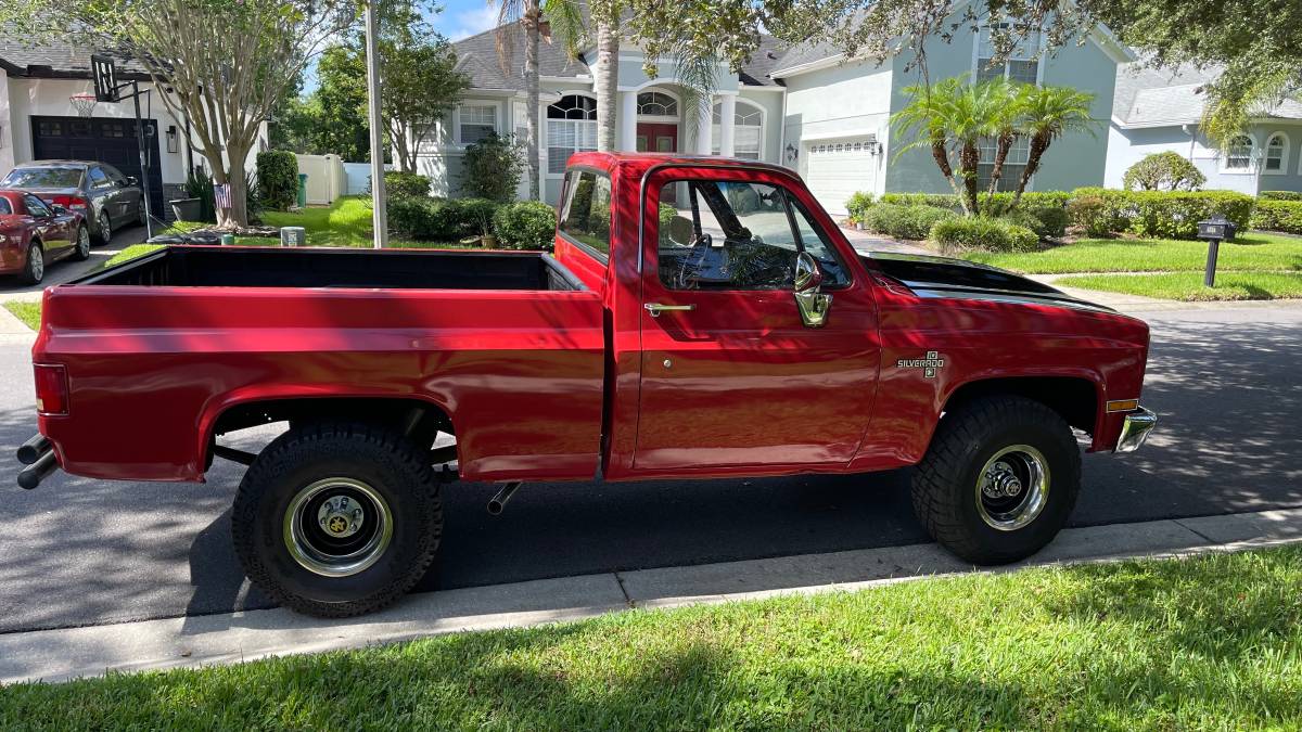 Chevrolet-Silverado-1500-1982-10