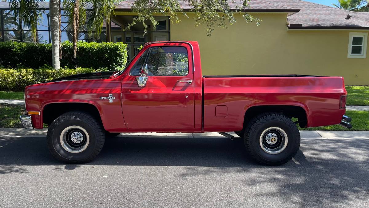 Chevrolet-Silverado-1500-1982-12