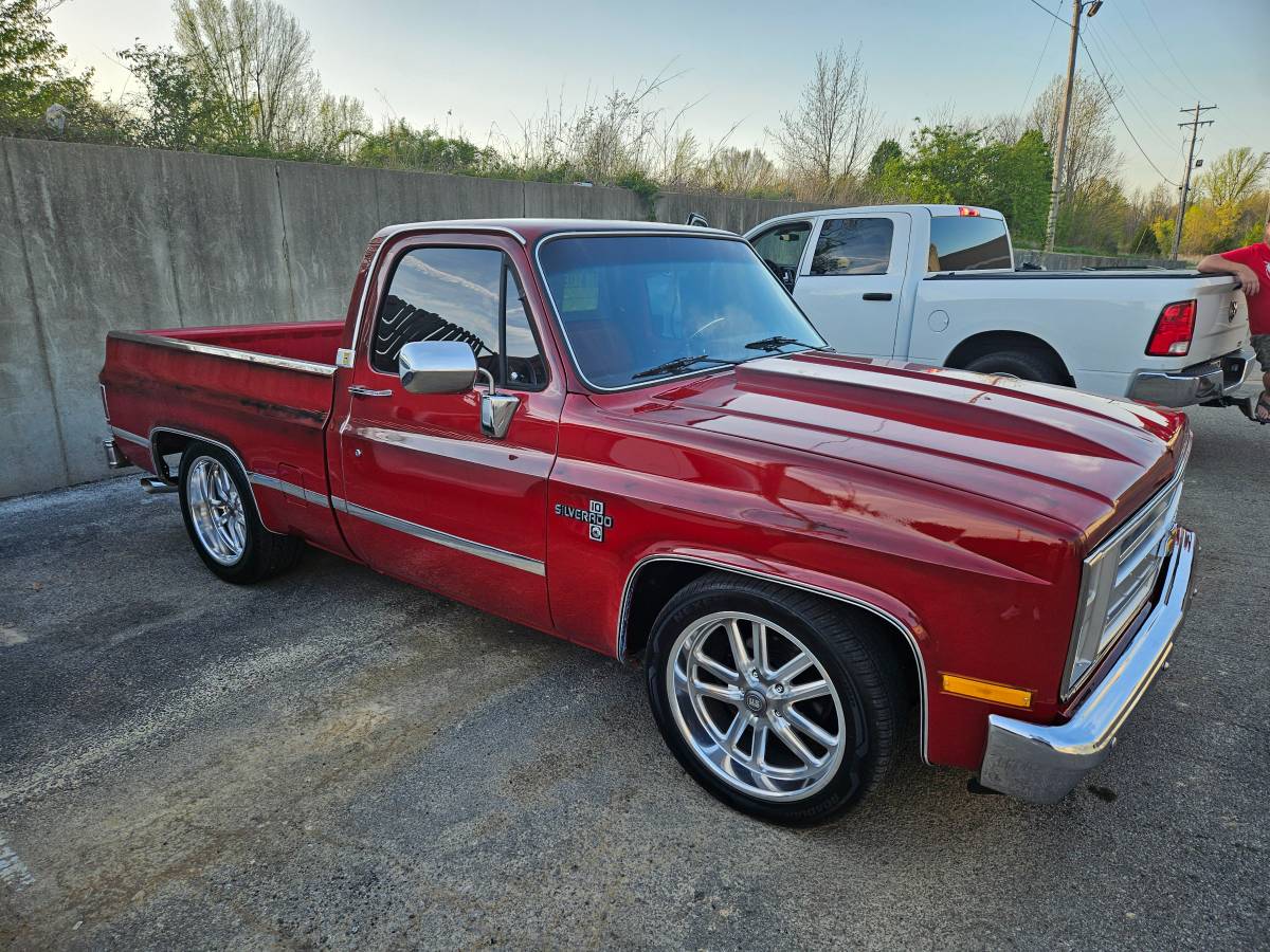 Chevrolet-Silverado-1500-1987-1