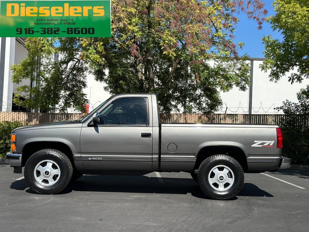 Chevrolet-Silverado-1500-4x4-regular-cab-short-bed-z71-v8-5.-1992-1